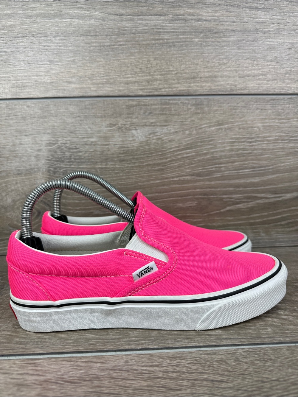 Vans Classic Slip On Women’s Sz 7.5/Mens 6 Neon Pink Canvas Low Sneakers